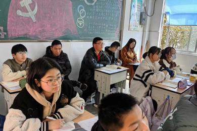 教与研携手 学与思并肩  ——李堡镇初中教育集团政史中心教研组教研活动